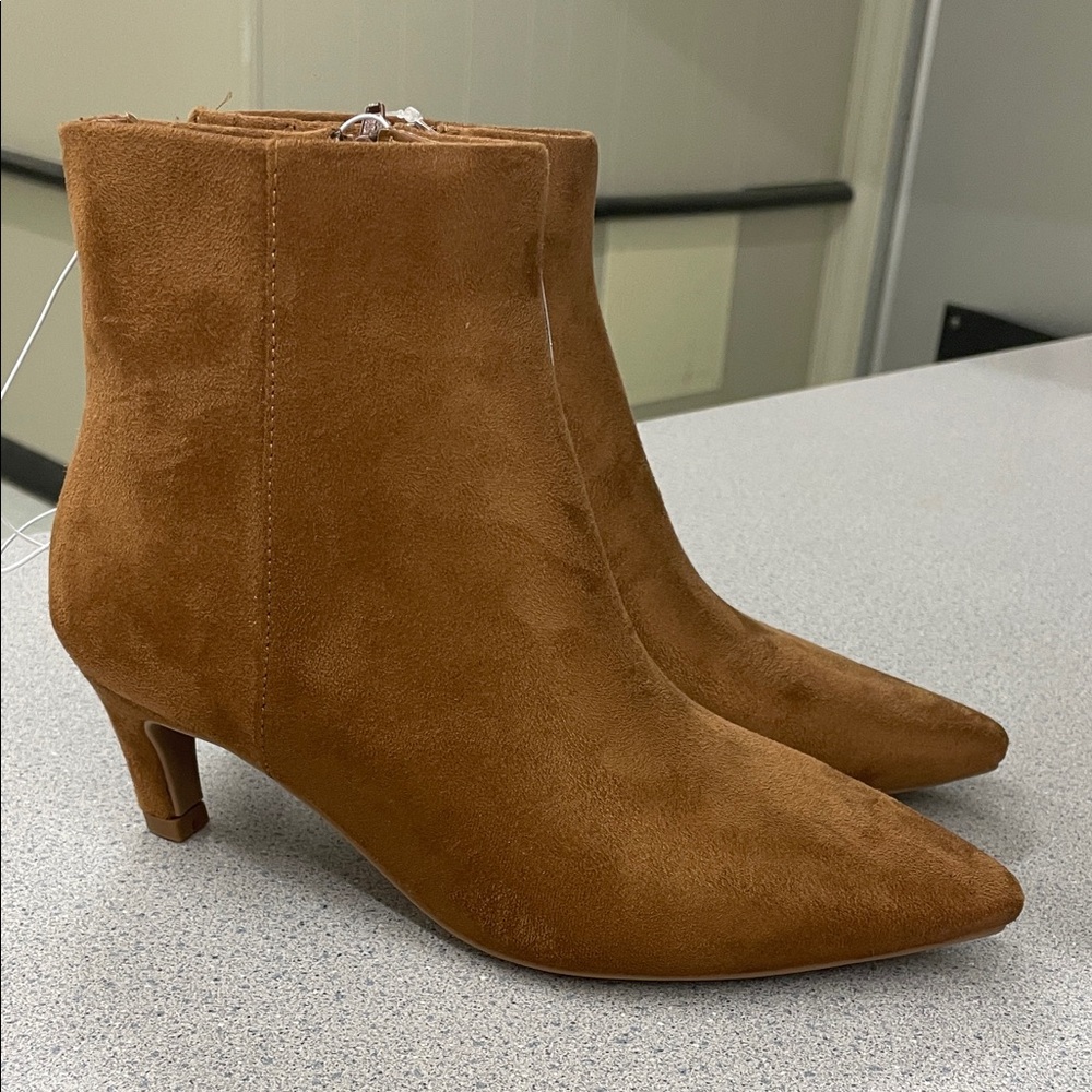 NWT heeled suede booties
